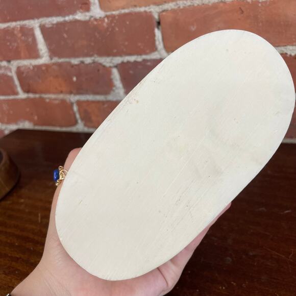 Vintage 7” Alabaster "Pietà" Sculpture by A. Giannetti – Made in Italy - Picture 6 of 6